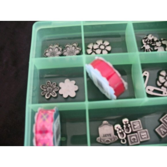 Lot of Pewter Charms and Ribbons for Scrapbooking - Picture 5 of 6